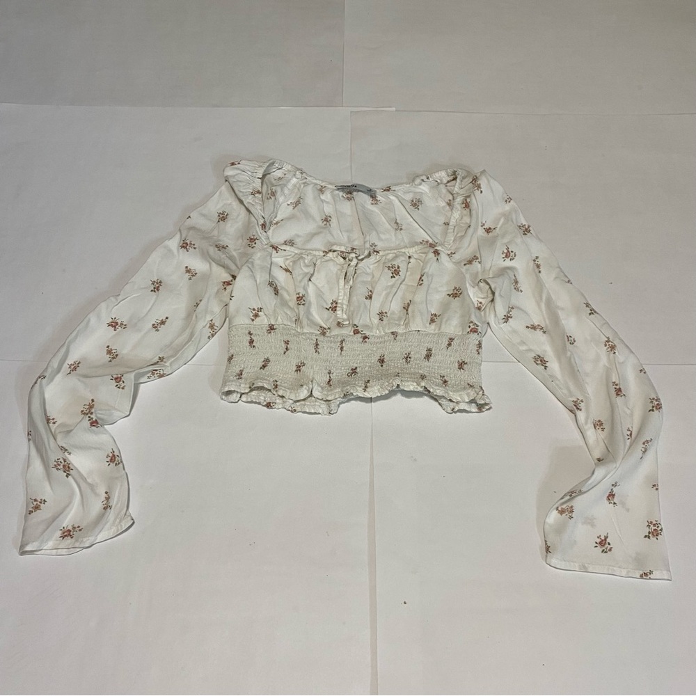 67. Hollister White Floral Blouse - Picture 2 of 7